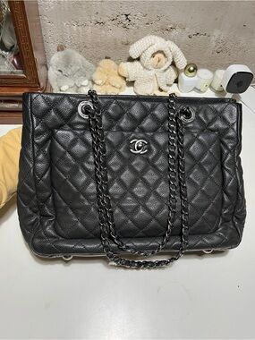 CHANEL Black Quilted Caviar Leather Shoulder Bag with Chain Straps